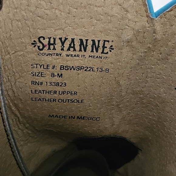 Brown boots - Picture 2 of 4